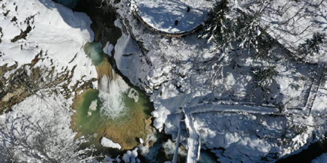 3 ayrı gölden oluşan doğa harikası! Yazın ayrı kışın ayrı renge bürünüyor: Buraya giden büyüleniyor 3